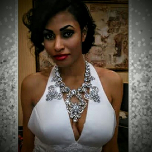 Jeweled necklace - Picture 5 of 8